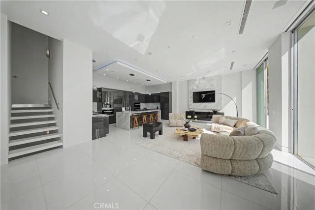 9459 Beverly Crest, Beverly Hills, CA 90210