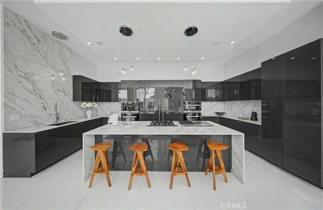 9459 Beverly Crest, Beverly Hills, CA 90210
