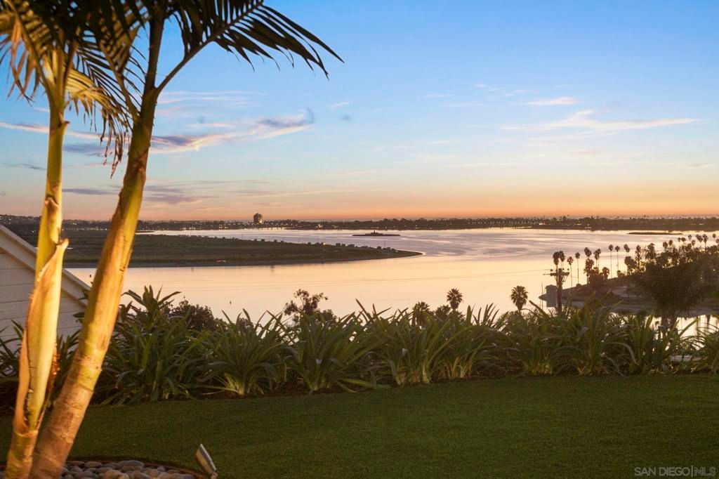 Image 15 of property listing at 3080 Lloyd St, San Diego, CA 92117