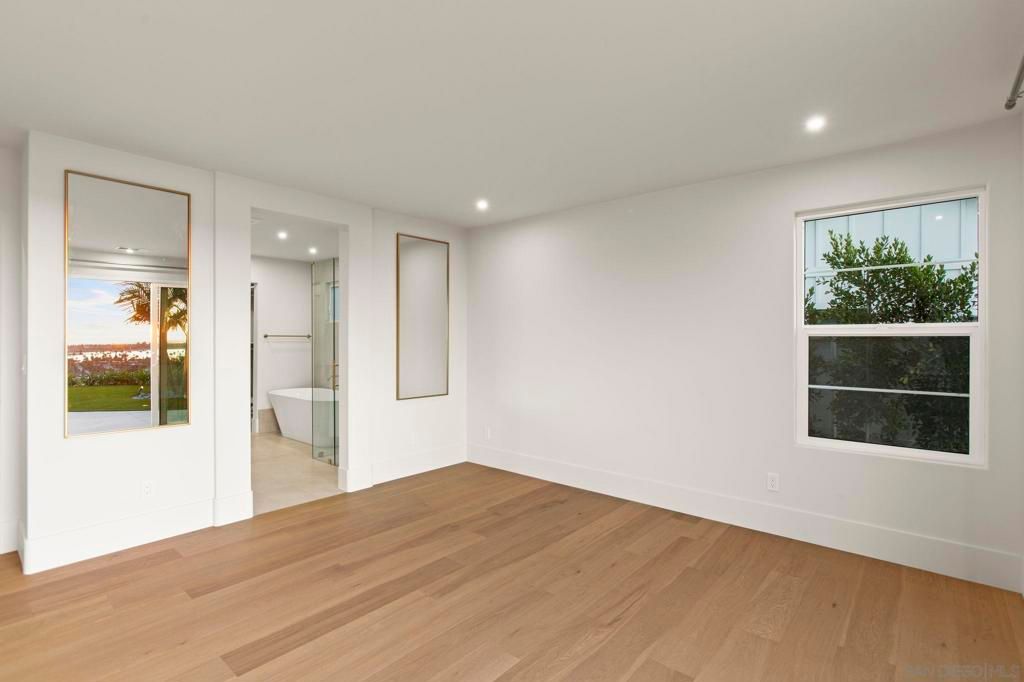 Image 22 of property listing at 3080 Lloyd St, San Diego, CA 92117