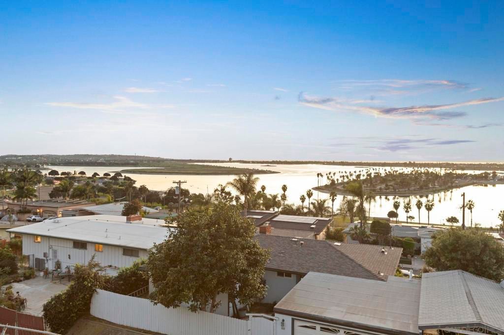 Image 37 of property listing at 3080 Lloyd St, San Diego, CA 92117