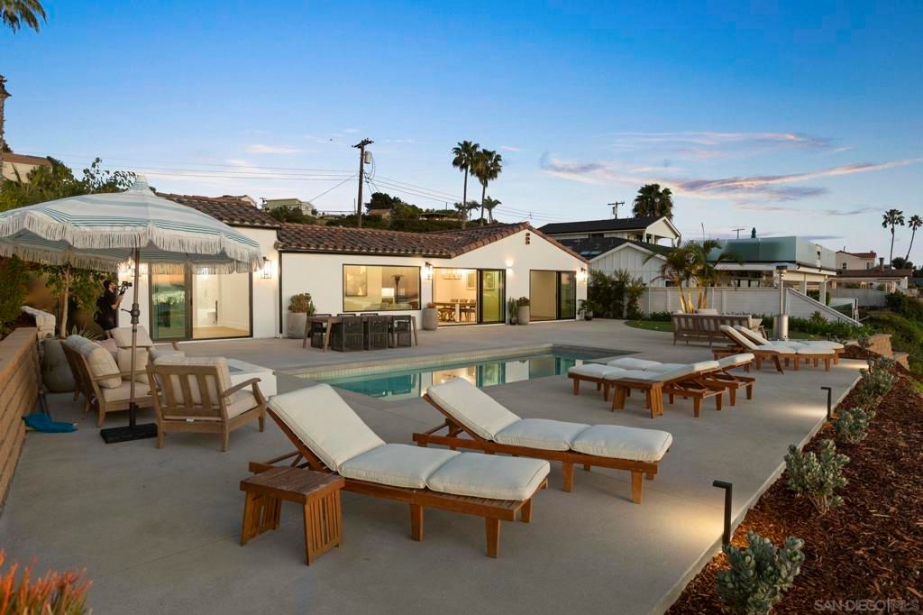 Image 39 of property listing at 3080 Lloyd St, San Diego, CA 92117