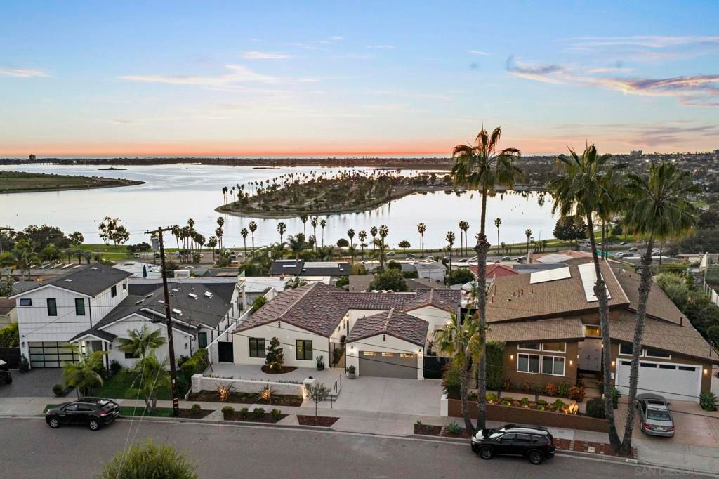 Image 46 of property listing at 3080 Lloyd St, San Diego, CA 92117