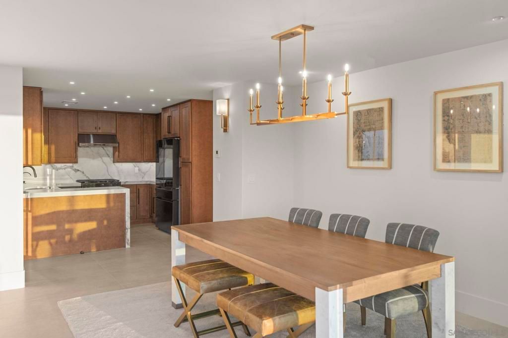 Image 8 of property listing at 3080 Lloyd St, San Diego, CA 92117