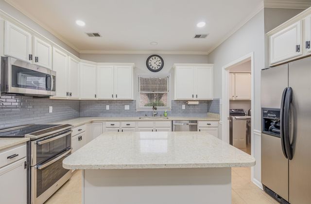 946 SPINNAKER LN, Cordova, TN 38018