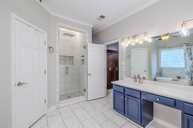 946 SPINNAKER LN, Cordova, TN 38018