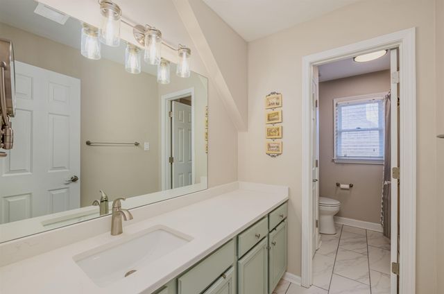 946 SPINNAKER LN, Cordova, TN 38018