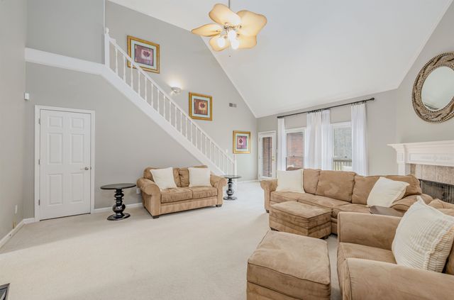 946 SPINNAKER LN, Cordova, TN 38018