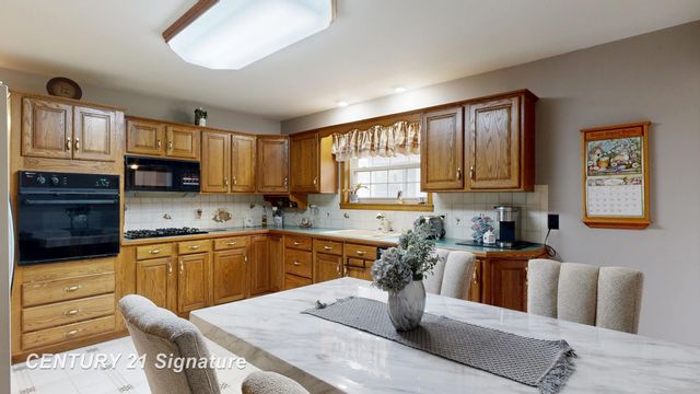 10371 Tittabawassee Road, Freeland, MI 48623