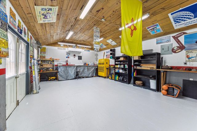 1926 Meadow Creek Drive, Pearland, TX 77581