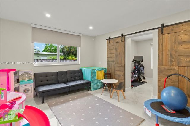 12900 SW 112th Ave, Miami, FL 33176