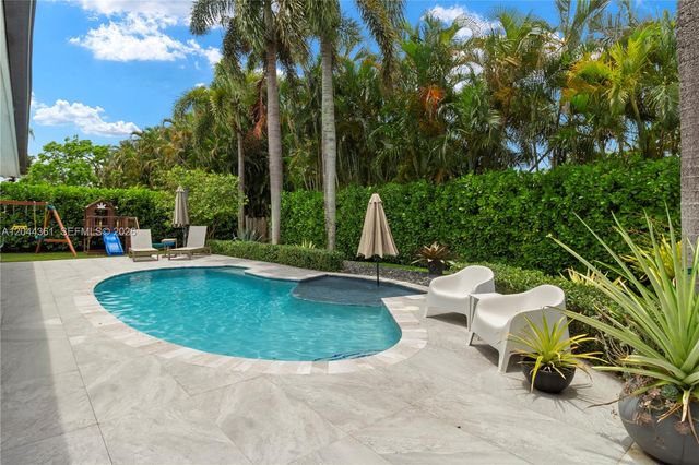 12900 SW 112th Ave, Miami, FL 33176