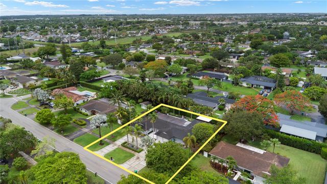 12900 SW 112th Ave, Miami, FL 33176