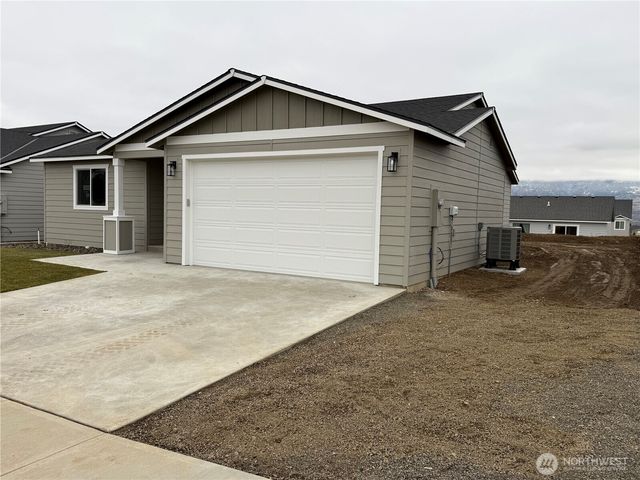 2426 2nd Street SE, East Wenatchee, WA 98802