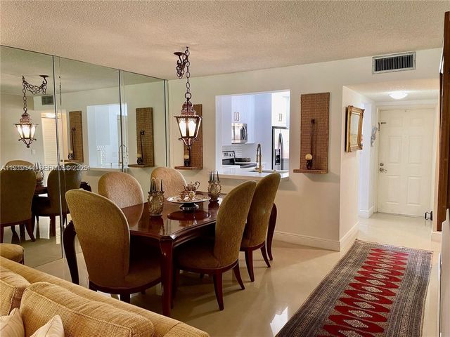8592 W Sunrise Boulevard 111, Plantation, FL 33322