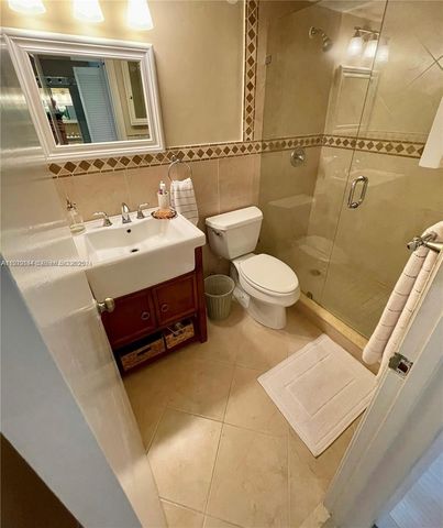 8592 W Sunrise Boulevard 111, Plantation, FL 33322