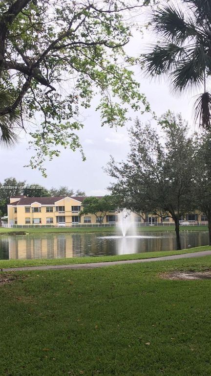 8592 W Sunrise Boulevard 111, Plantation, FL 33322
