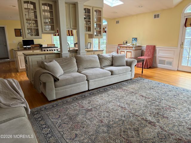 14 Silverbrook Place, Lincroft, NJ 07738
