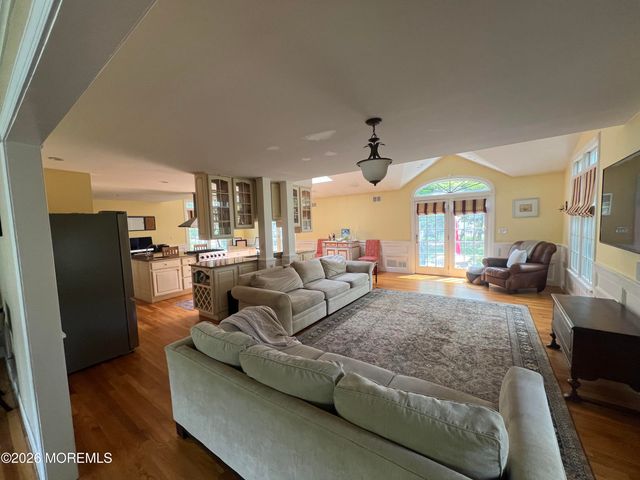 14 Silverbrook Place, Lincroft, NJ 07738
