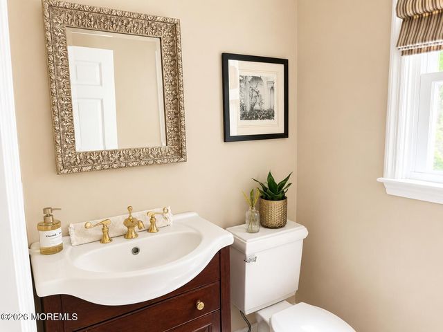 14 Silverbrook Place, Lincroft, NJ 07738