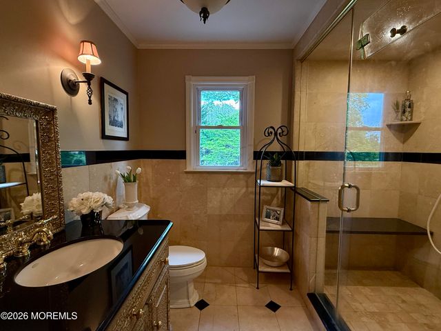 14 Silverbrook Place, Lincroft, NJ 07738