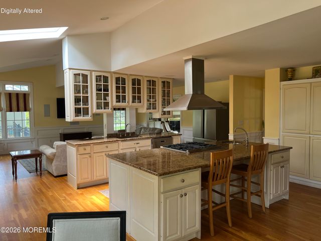 14 Silverbrook Place, Lincroft, NJ 07738