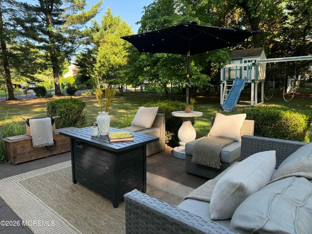 14 Silverbrook Place, Lincroft, NJ 07738