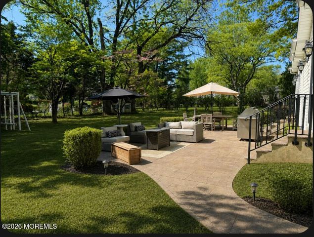 14 Silverbrook Place, Lincroft, NJ 07738