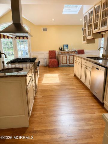 14 Silverbrook Place, Lincroft, NJ 07738