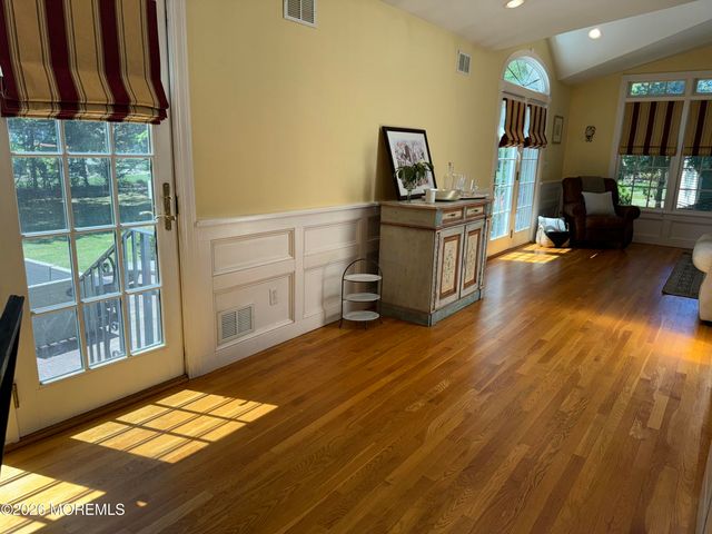 14 Silverbrook Place, Lincroft, NJ 07738