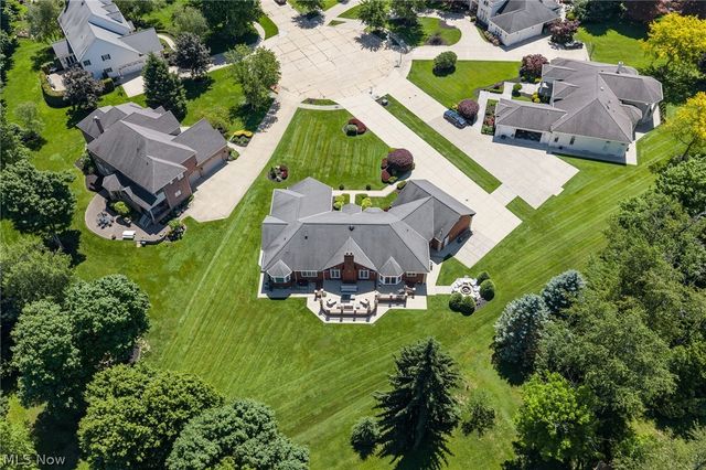 427 Diana Court, Highland Heights, OH 44143