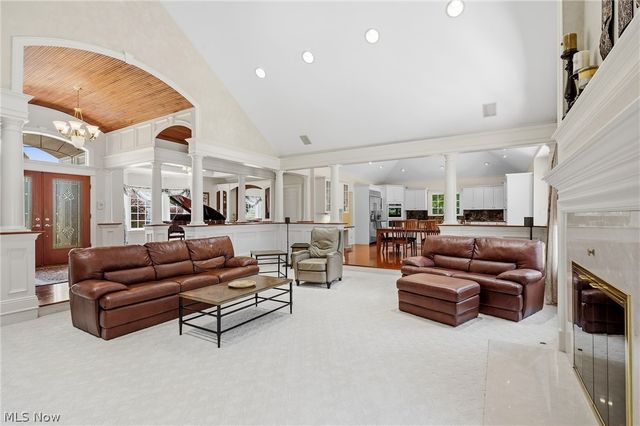 427 Diana Court, Highland Heights, OH 44143