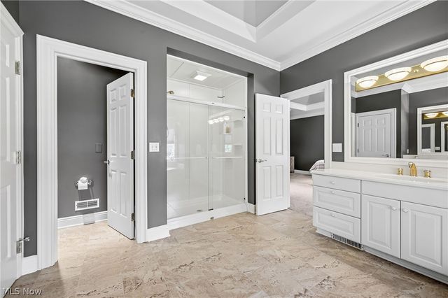 427 Diana Court, Highland Heights, OH 44143