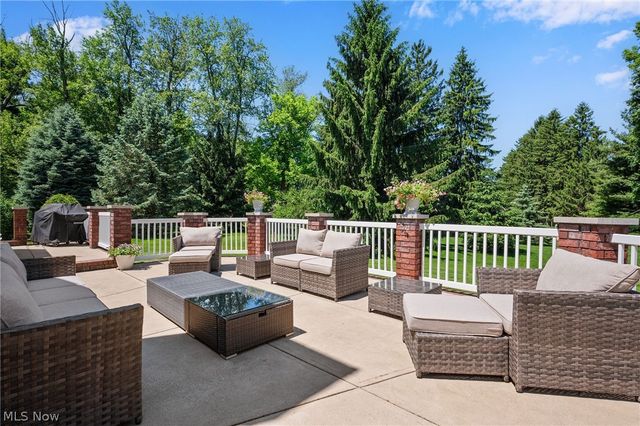427 Diana Court, Highland Heights, OH 44143