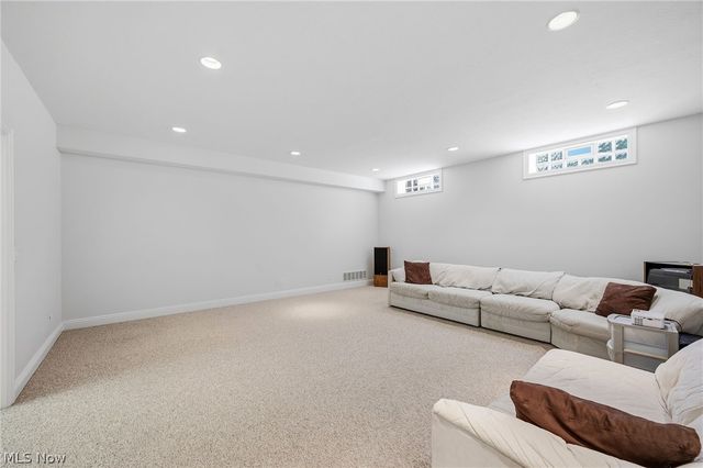 427 Diana Court, Highland Heights, OH 44143