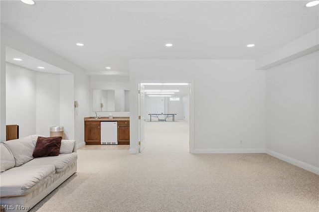 427 Diana Court, Highland Heights, OH 44143