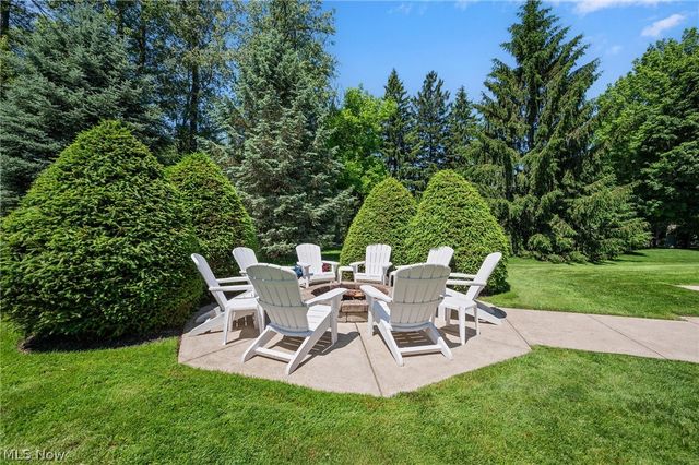 427 Diana Court, Highland Heights, OH 44143