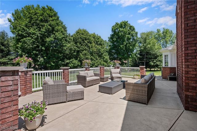 427 Diana Court, Highland Heights, OH 44143