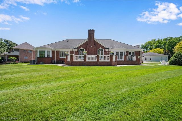 427 Diana Court, Highland Heights, OH 44143
