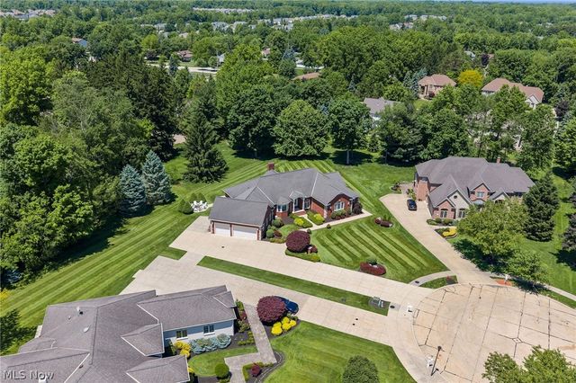 427 Diana Court, Highland Heights, OH 44143