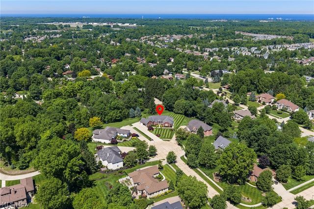 427 Diana Court, Highland Heights, OH 44143