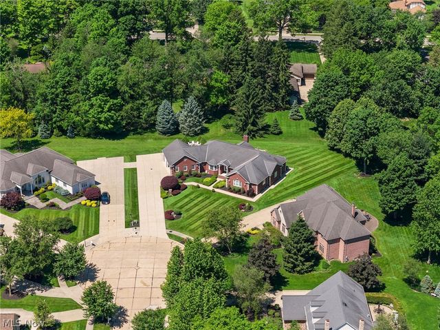 427 Diana Court, Highland Heights, OH 44143