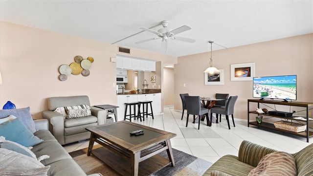 1700 COVE II PLACE 310, Sarasota, FL 34242