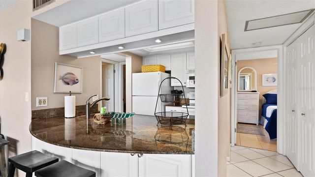 1700 COVE II PLACE 310, Sarasota, FL 34242
