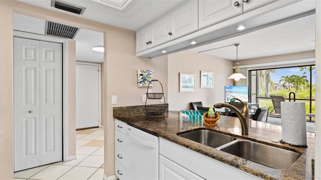 1700 COVE II PLACE 310, Sarasota, FL 34242