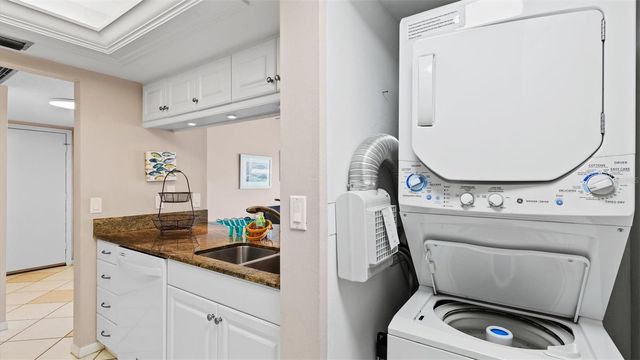 1700 COVE II PLACE 310, Sarasota, FL 34242