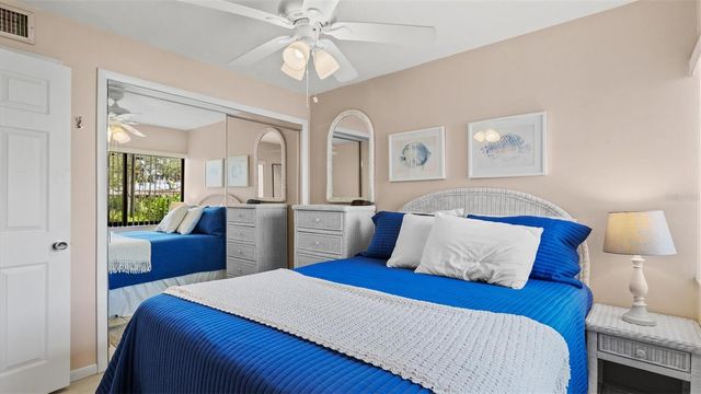1700 COVE II PLACE 310, Sarasota, FL 34242