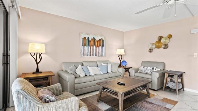 1700 COVE II PLACE 310, Sarasota, FL 34242