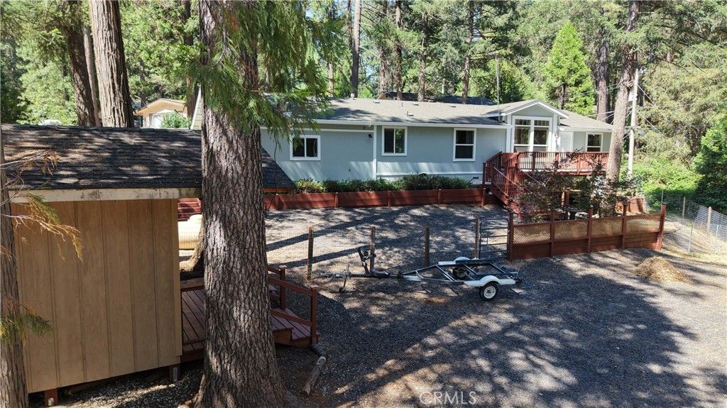 Image 14 of property listing at 14844 Crescent Drive, Magalia, CA 95954