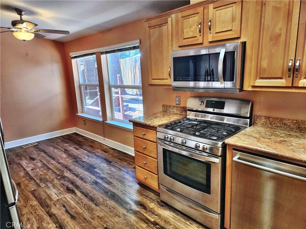 Image 25 of property listing at 14844 Crescent Drive, Magalia, CA 95954